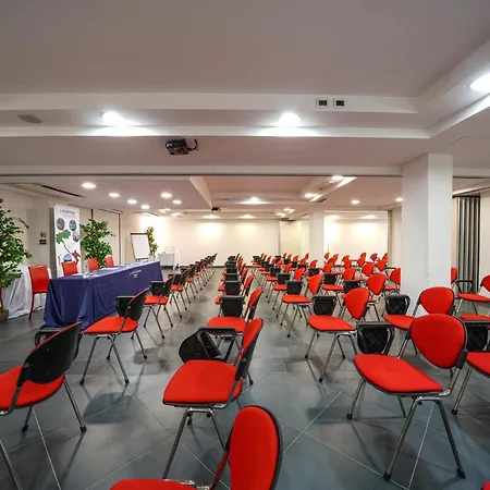 La Meridiana Bleisure Hotel 4*