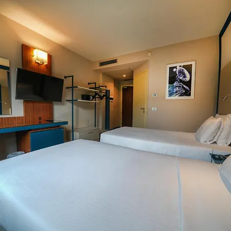 La Meridiana Bleisure Hotel 4*